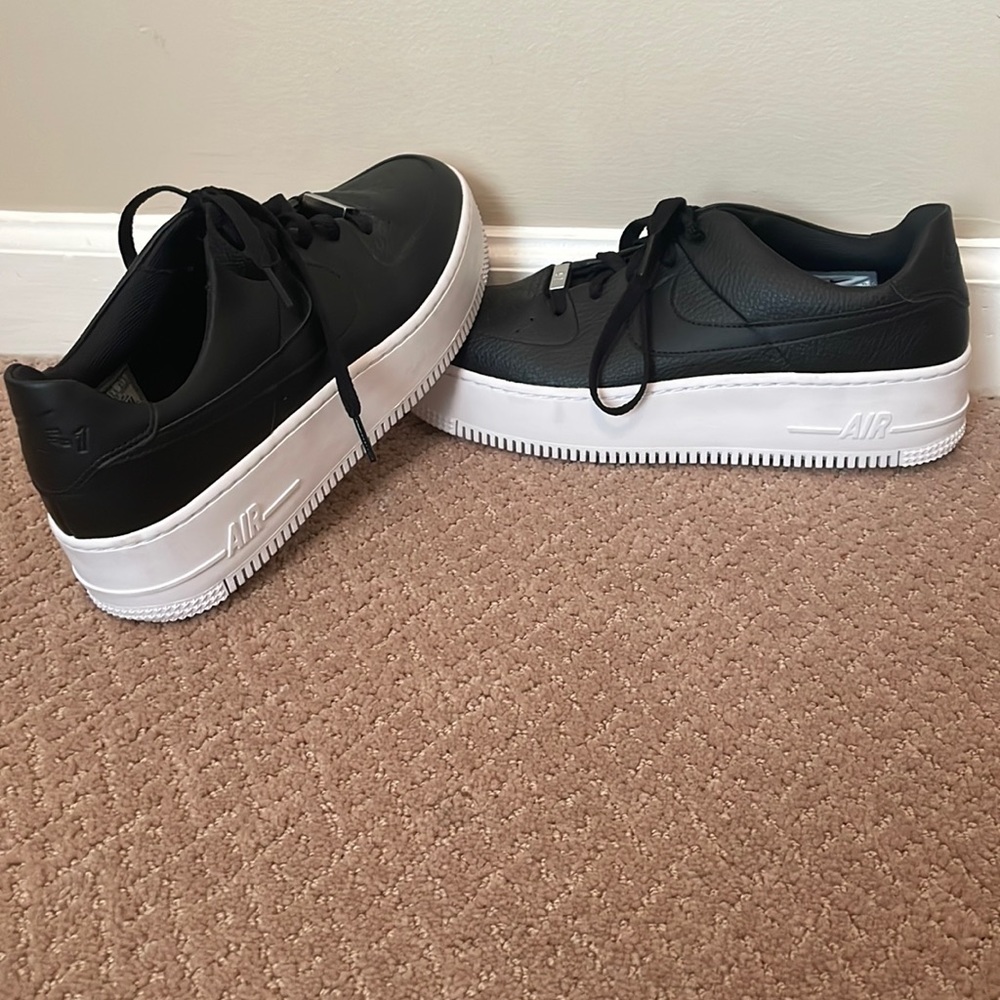 NIKE AIR FORCE 1 ‘Sage low’